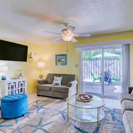2 Story Condo With Private Patio